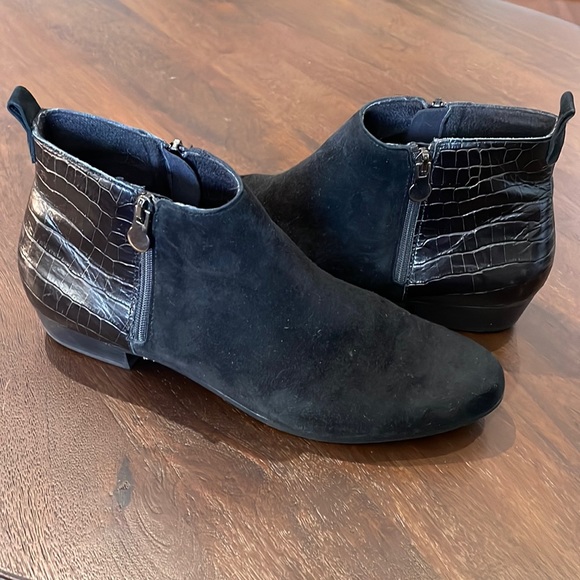 Munro Suede and Croc Ankle Boots - Picture 1 of 4